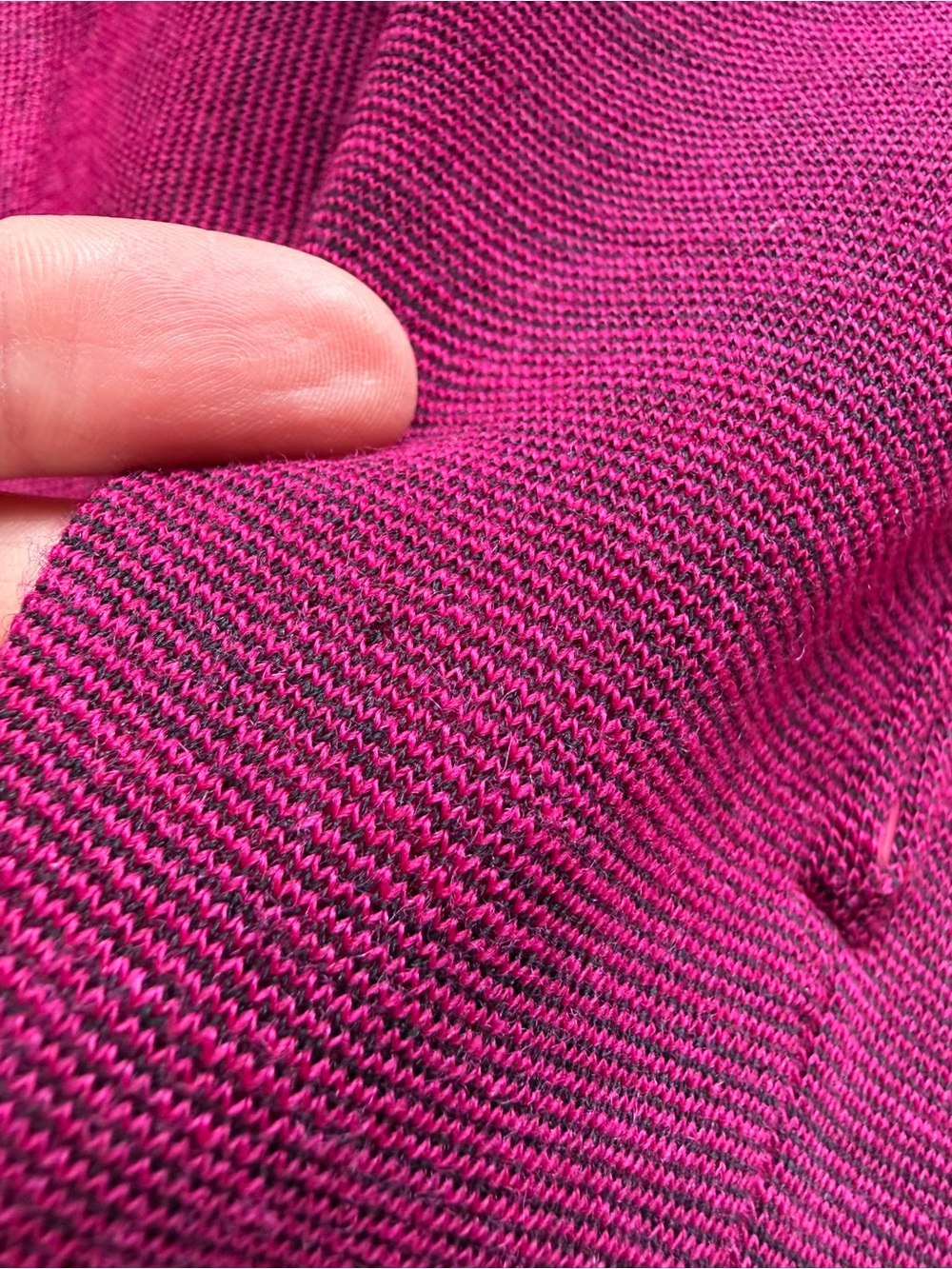 Vintage 1950s 1960s MAGENTA PINK Wool Knit Suit Skirt Set Promenade Scarf Ascot - Picture 16 of 16